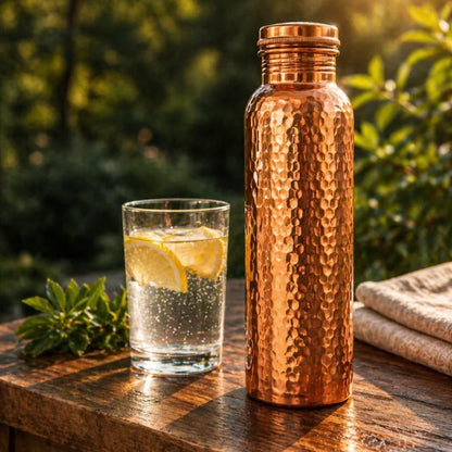 Bottiglia d'acqua in rame – Cosyrae | Acqua purificata naturalmente, senza plastica